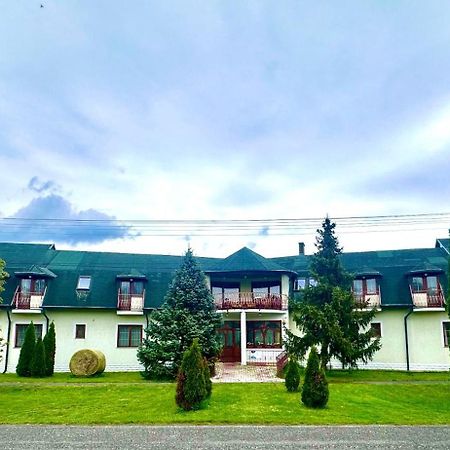 Eden Panzio Aparthotel Buk Luaran gambar