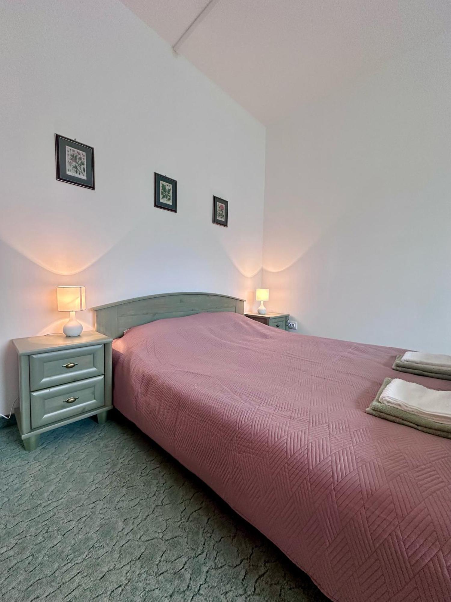 Eden Panzio Aparthotel Buk Luaran gambar