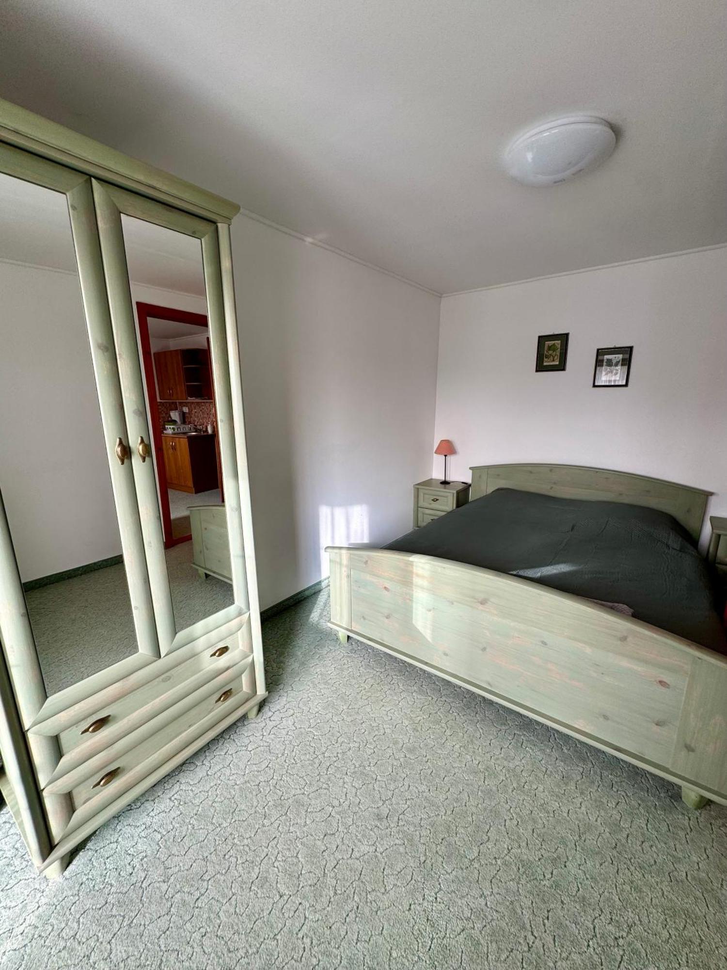 Eden Panzio Aparthotel Buk Luaran gambar
