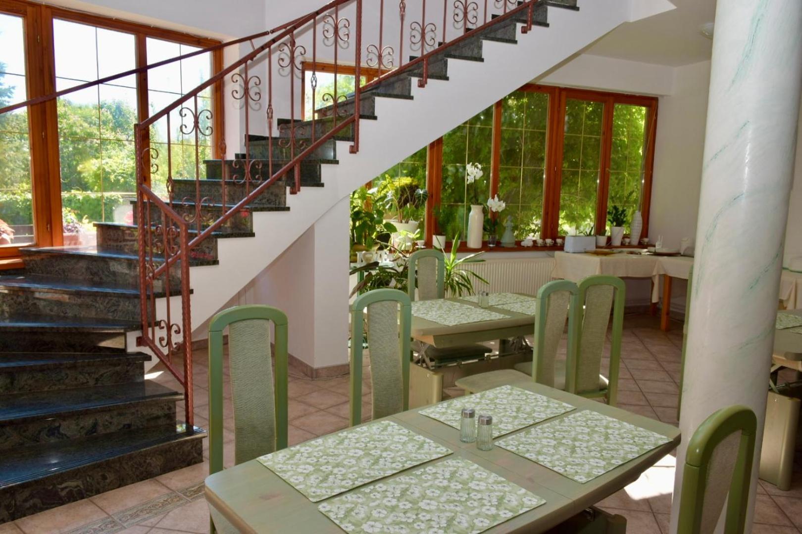 Eden Panzio Aparthotel Buk Luaran gambar